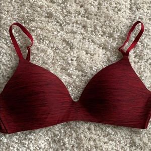 Victoria’s Secret lightly lined wireless bra 32D